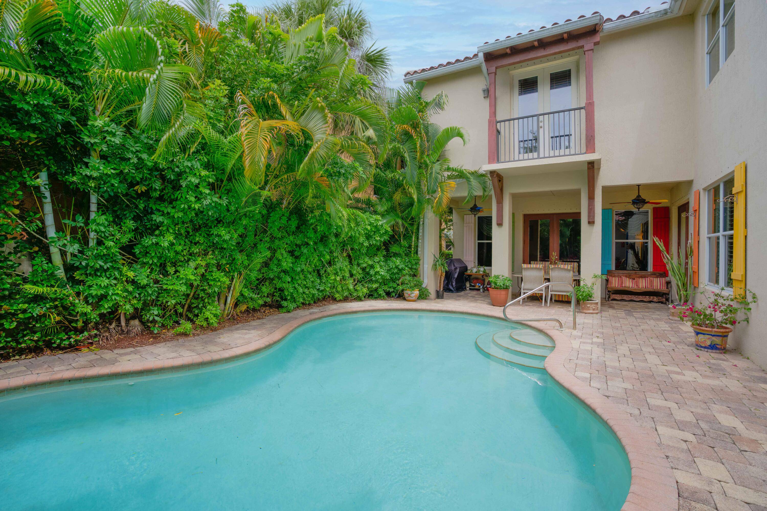 Spacious 5 4 2 pool home in the heart of Jupiter.