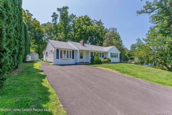 Classic Comfort in Historic Hurley Minutes from Uptown Kingston, Stone Ridge, Marbletown and so much more.