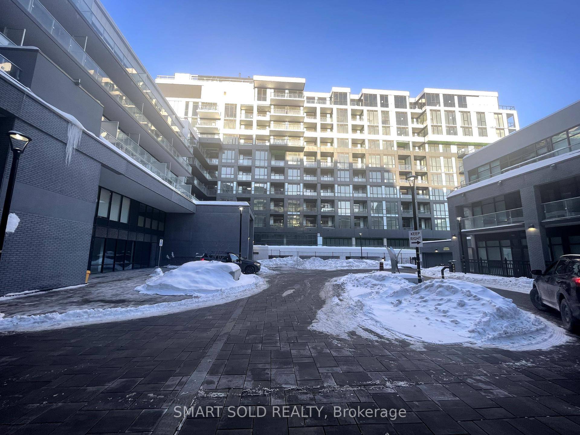Brand New And Stunning 1 1 Bedroom Unit In Bayview At The Village Condo In The Heart Of Bayview Village.