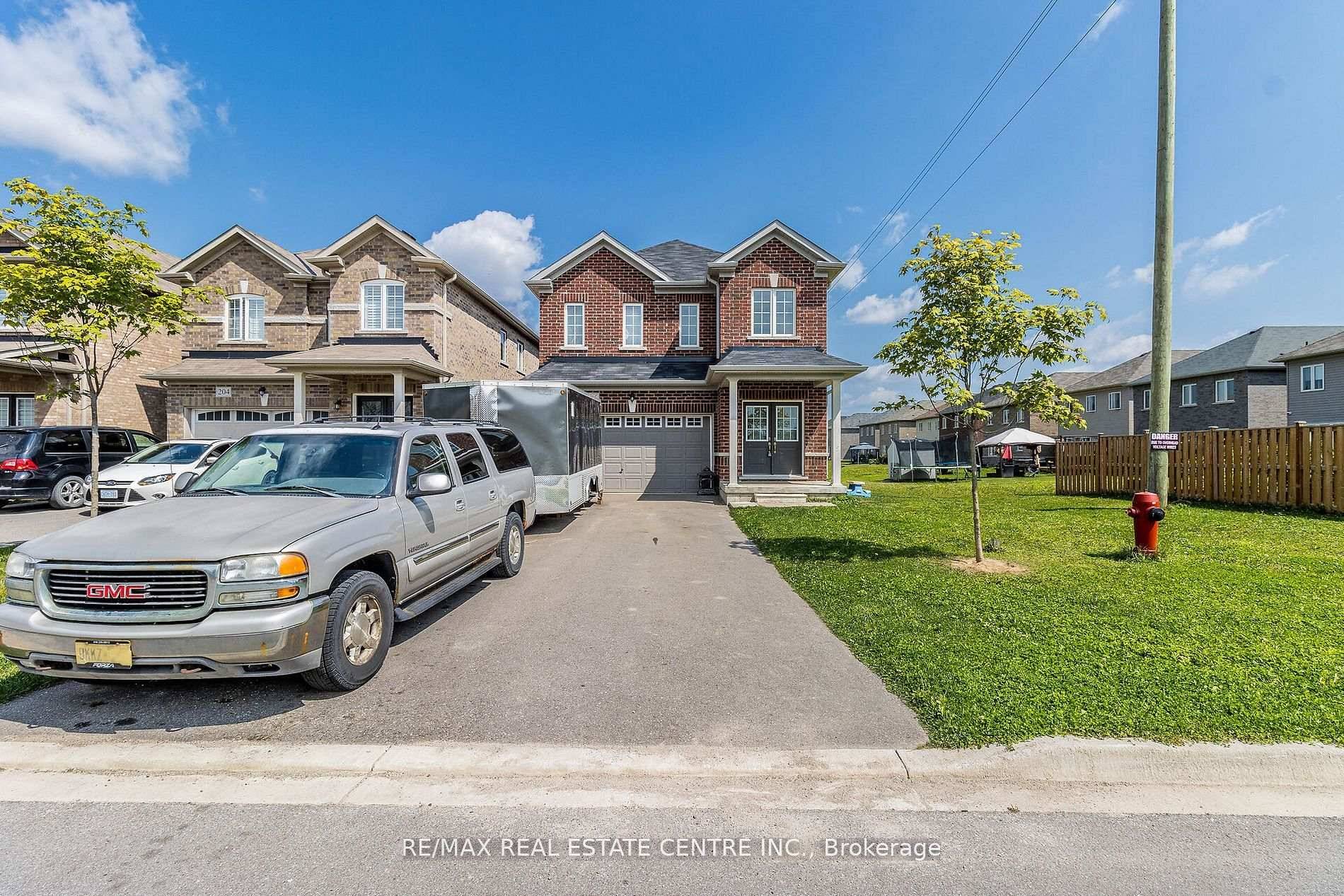 Discover your dream home at 206 Werry Ave, Southgate, where comfort meets convenience in a vibrantcommunity setting.