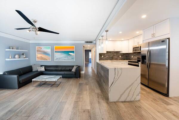 PRICE IMPROVMENT Look no further, this completely renovated 2 bedroom 2 full baths condo, 1st floor unit located in the heart of Delray Beach Fl, Chef's kitchen has custom cabinets ...
