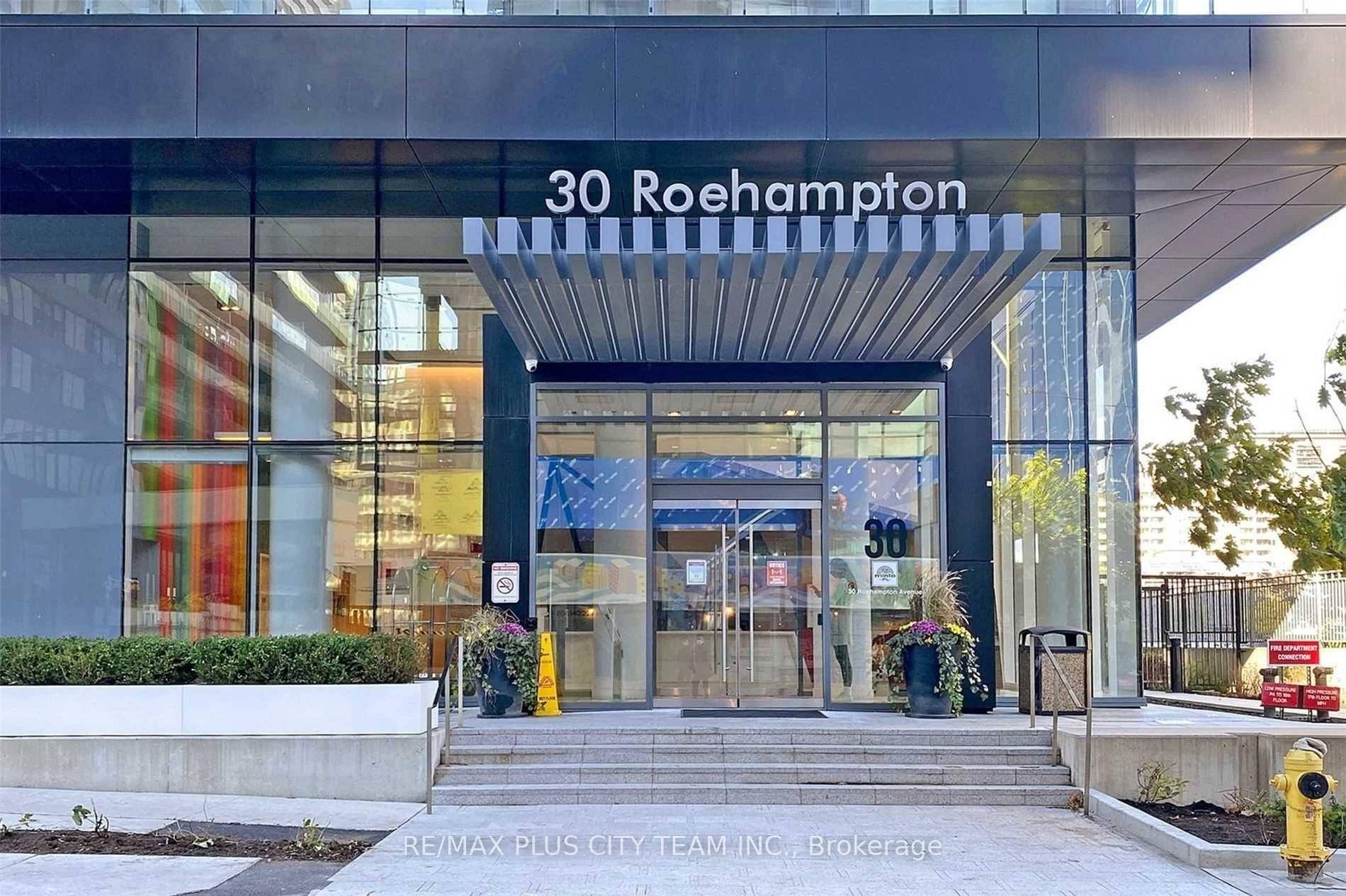 Charming 1 Bedroom Den in Vibrant Midtown Toronto.