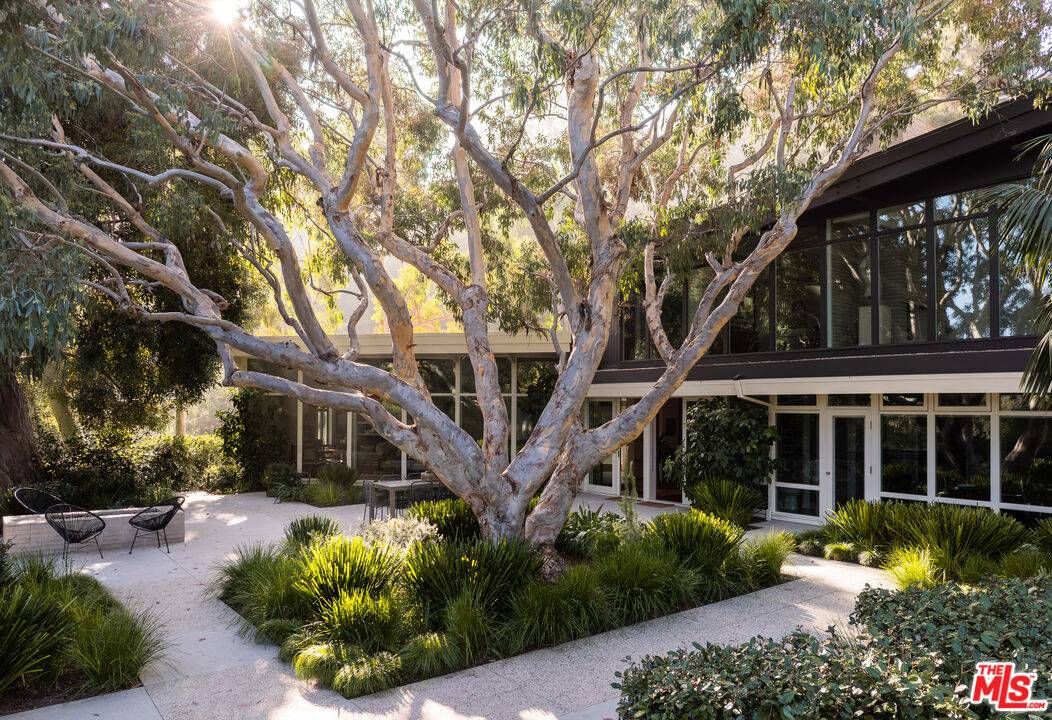 2179 Mandeville Canyon Rd 3BR Brentwood La