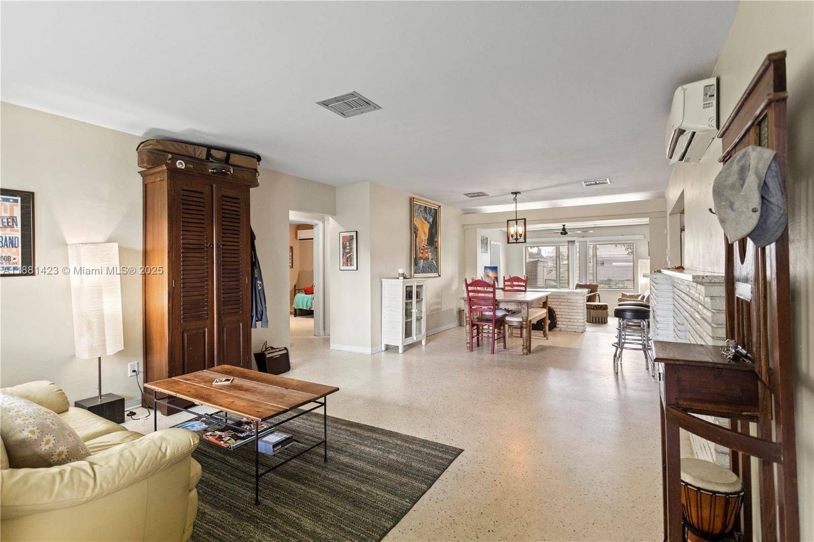 Amazing Home on the Heart of Hollywood Hills.