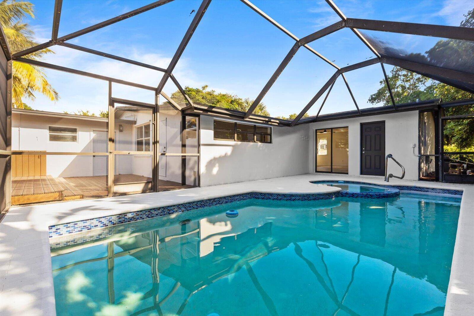 Showings must be scheduled with Showingtime.
