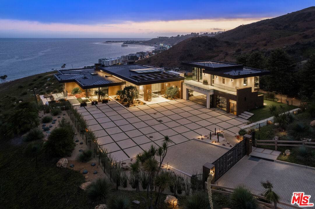 5012   Carbon Beach Ter 6BR Malibu La