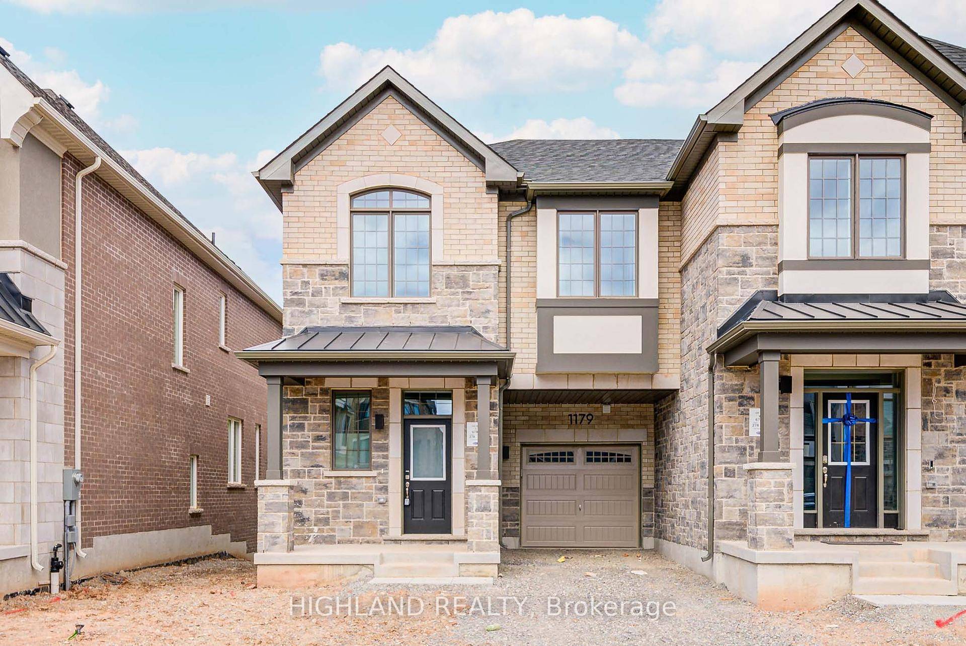 Back to A Tree Area amp ; End Unit Townhouse Like A Semi Detached House Brand new 4 bedroom, 2.