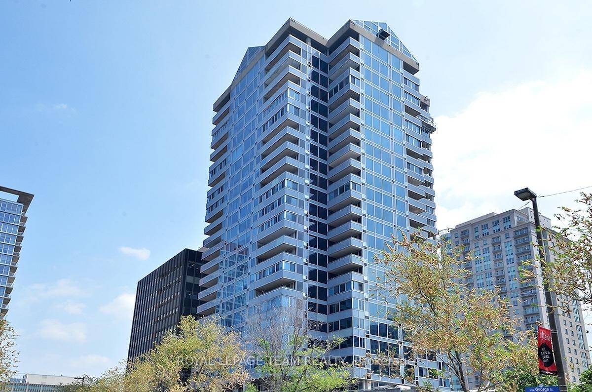 Set in the heart of Ottawa's iconic ByWard Market, this stylish two bedroom, two bathroom condo blends contemporary design with everyday comfort.