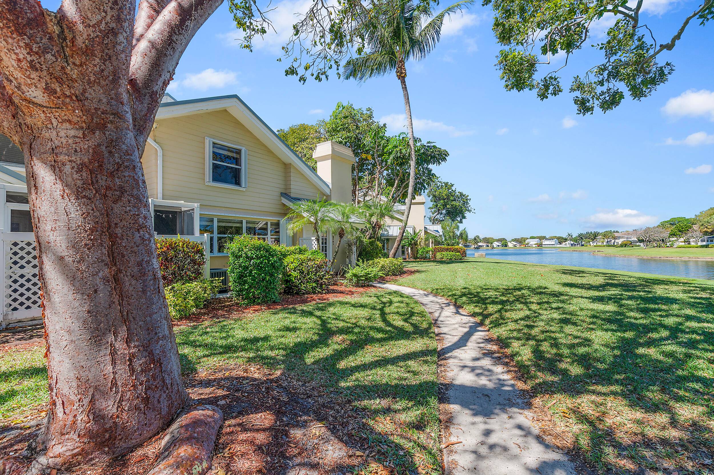 Welcome to this exceptional 3 bedrooms, 2 bathrooms move in ready townhouse.