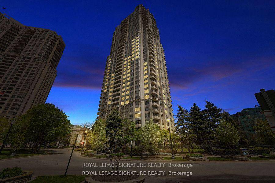 2 Large Bedrooms In The Luxurious Tridel Skymark 2 Building With Exceptional Upscale Facilities In The Heart Of Mississauga.