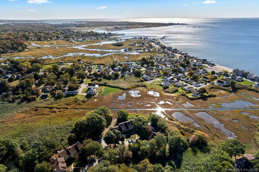 Coastal Charm Meets Modern Comfort at 254 Hidden Cove Rd, Unit 254, Old Saybrook.