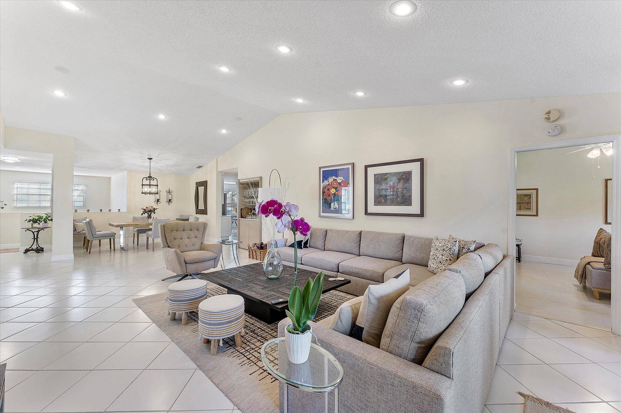 This charming and well maintained 3 bedroom, 2 bathroom unit in the sought after Montego Bay community within Boca Pointe offers a perfect blend of modern style and convenience.