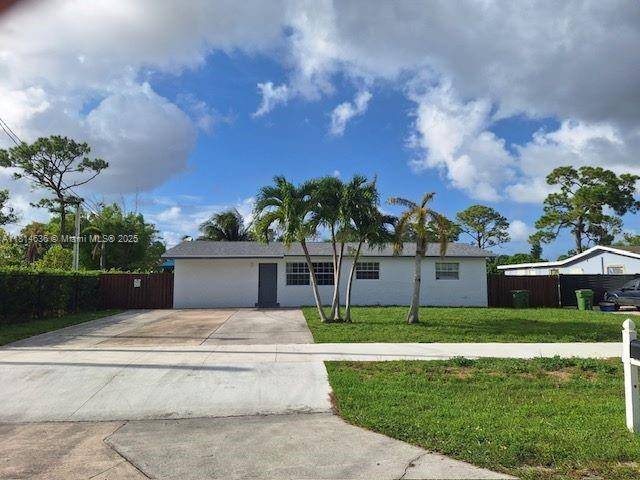There are two houses located on the property a 4 bedroom, 3 bathroom house and a 1 bedroom, 1 bathroom independent cottage.
