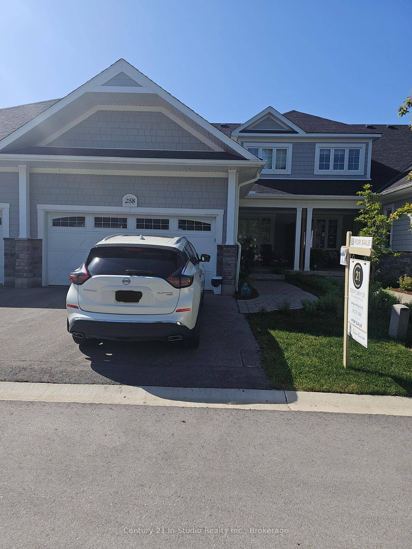 LUXURY LIVING ELITE LIFESTYLE PRESTIGIOUS ADDRESS WELCOME TO COBBLE BEACH GEORGIAN BAY'S PREMIER WATERFRONT GOLF RESORT LIVING EXPERIENCE REFINED ELEGANCE FOR THOSE WHO APPRECIATE EXCELLENCE ENJOY ONE OF COBBLE BEACH'S ...