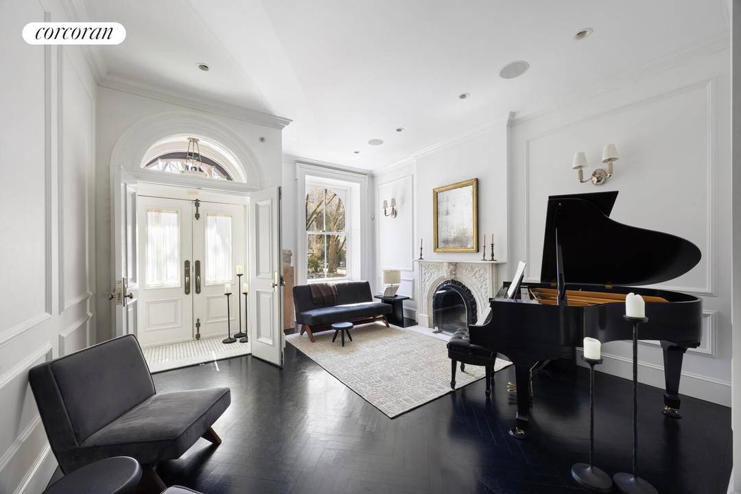 481 West 22nd Street is a beautifully reimagined six story townhouse offering approximately 5, 000 square feet of interior space and 1, 250 square feet of outdoor living.