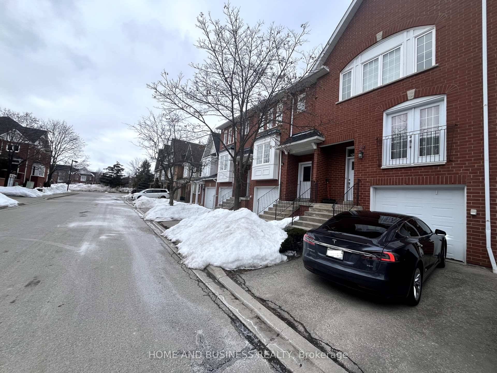 Spacious town house 3 bedroom, 3 bathroom Backs Onto a Beautiful Park with a bright, open concept layout and a walkout basement.