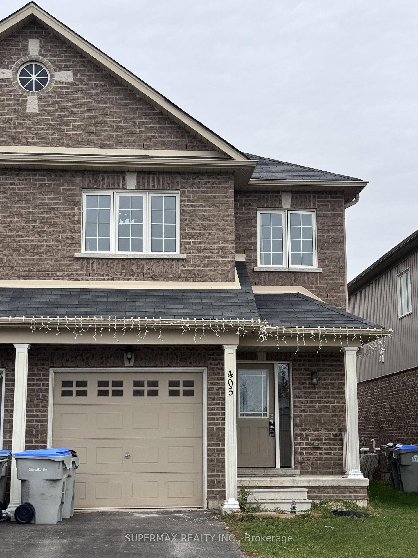 3 BEDROOM 3 BATHROOM, TOWN HOUSE FOR LEASE.