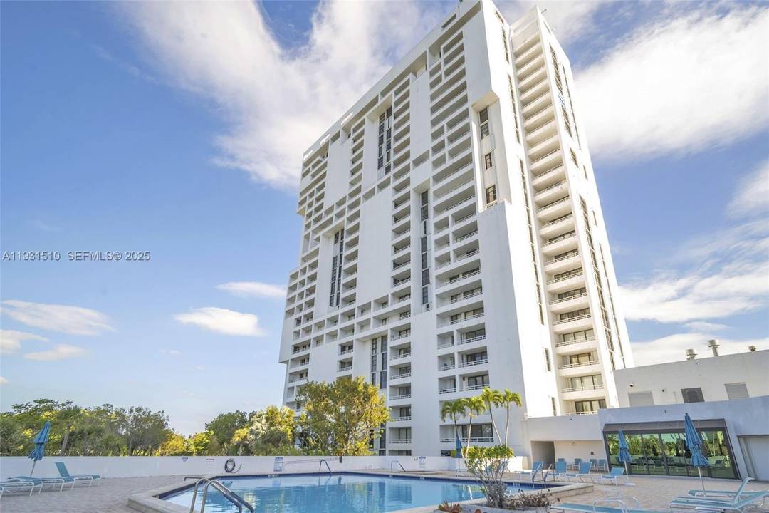 Spacious 2 Bed 2 Bath condo at Delvista Condos in Aventura, featuring golf course, partial water views and a functional layout with generous living and dining areas.