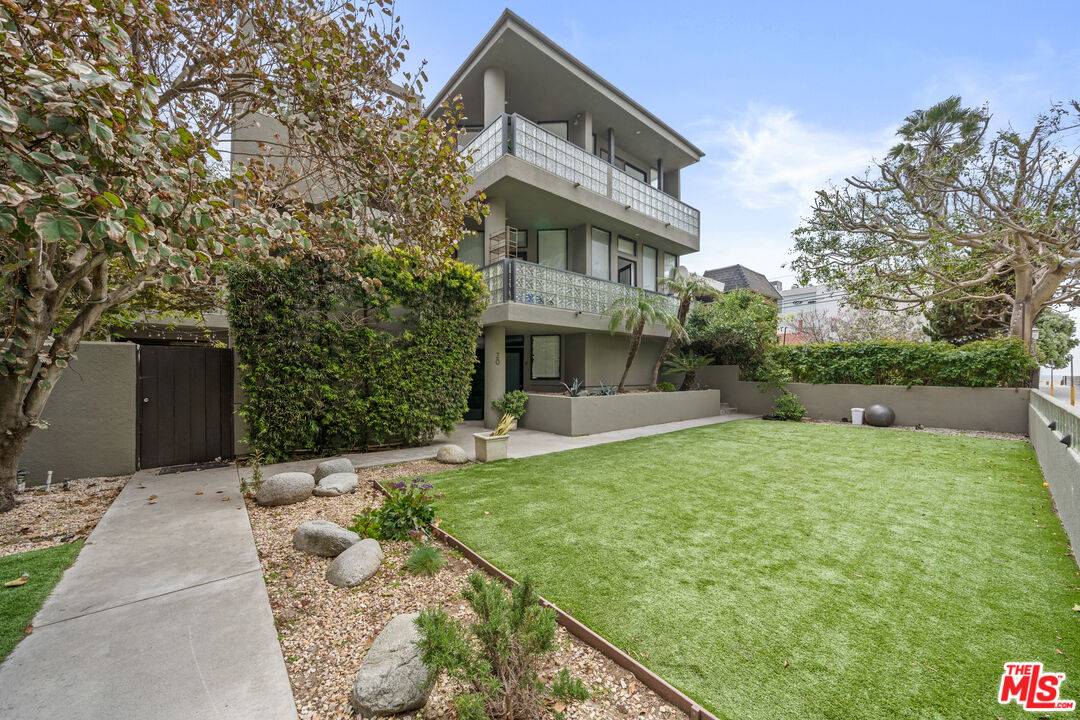 22 28th Pl 11.0 Marina Del Rey LA