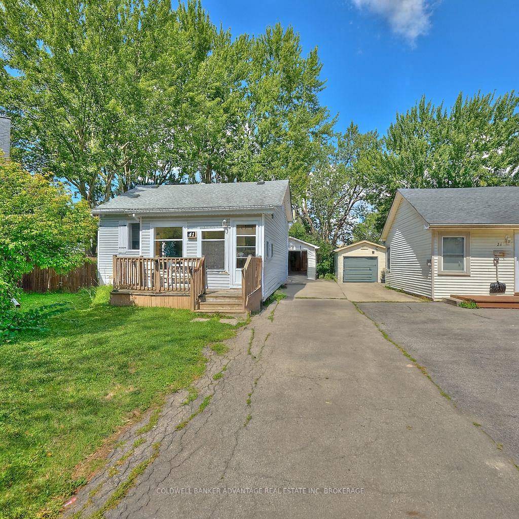 Welcome to this charming 2 bedroom, 1 bathroom bungalow tucked away on a quiet cul de sac in Welland.
