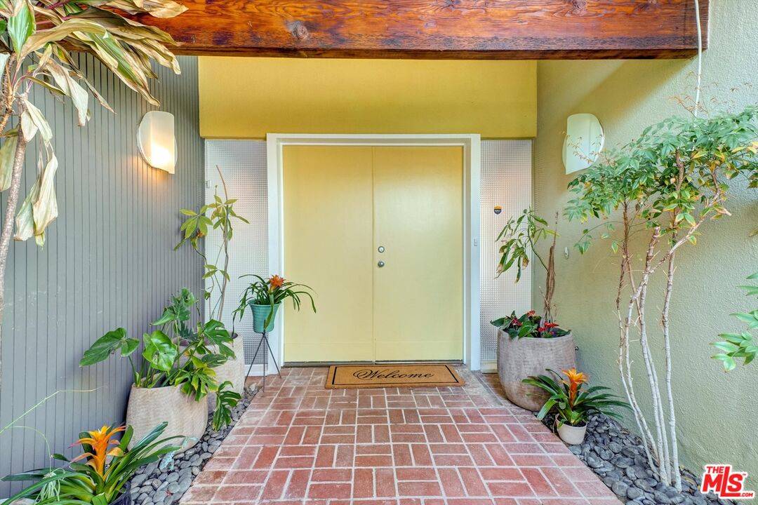 2755   Carmar Dr 4BR Hollywood Hills East La