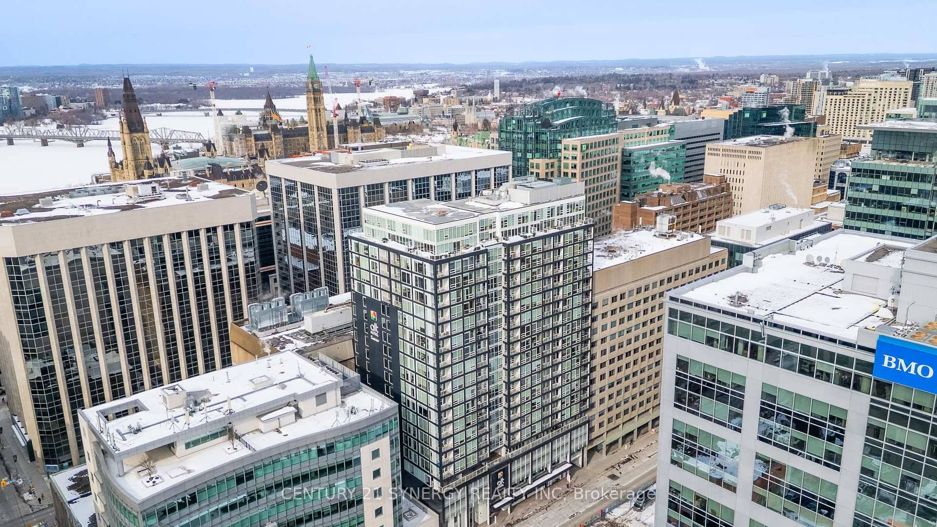 Welcome to The Slater, one of Ottawas most sought after residences, where modern design meets urban convenience.