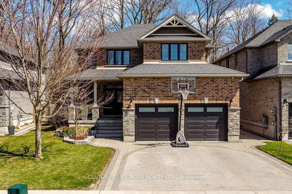 Welcome to this stunning Grandview Homes built residence, nestled in one of South Barrie's most desirable neighborhoods.