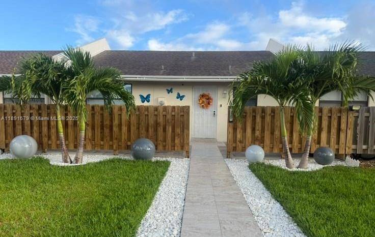 JUST REMODELD READY TO MOVE IN NOTHING NEEDS TO BE DONE, ROOF INSTALLED 2018, NEW KITCHEN WITH QUARTZ COUNTERTOP MODERN S S APPLIANCES, NEW FLOOR SAND BATHROOMS, IT ALSO OFFERS ...