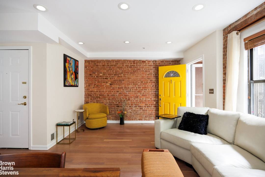 Live in the heart of Harlem !