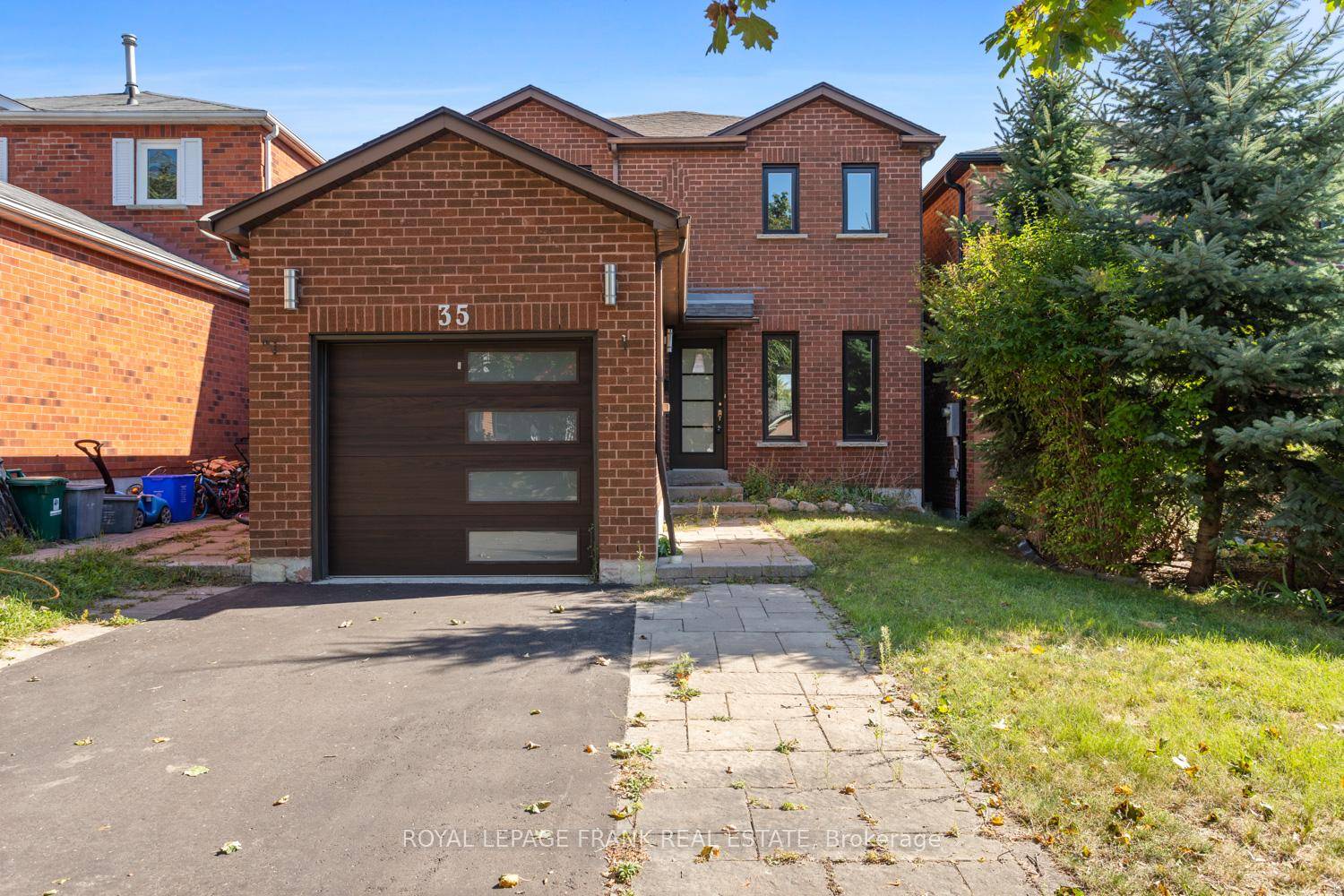 Spacious Family Home with In Law Suite in Desirable Pringle Creek !