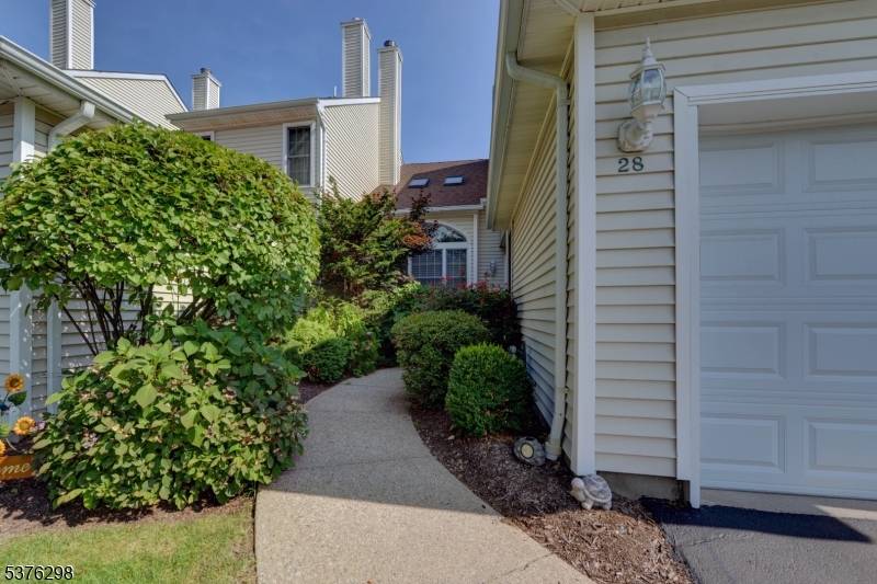 Welcome to 28 Alpine Drive, Lincoln Park A Townhome with a View !