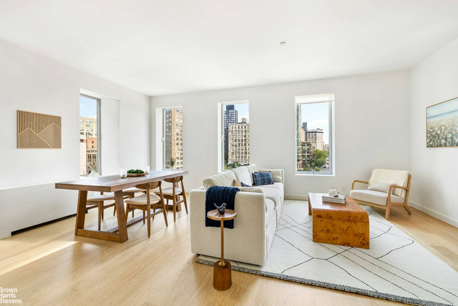 Welcome to One York, seamlessly located at the crossroads of Tribeca, Soho and Hudson Square !