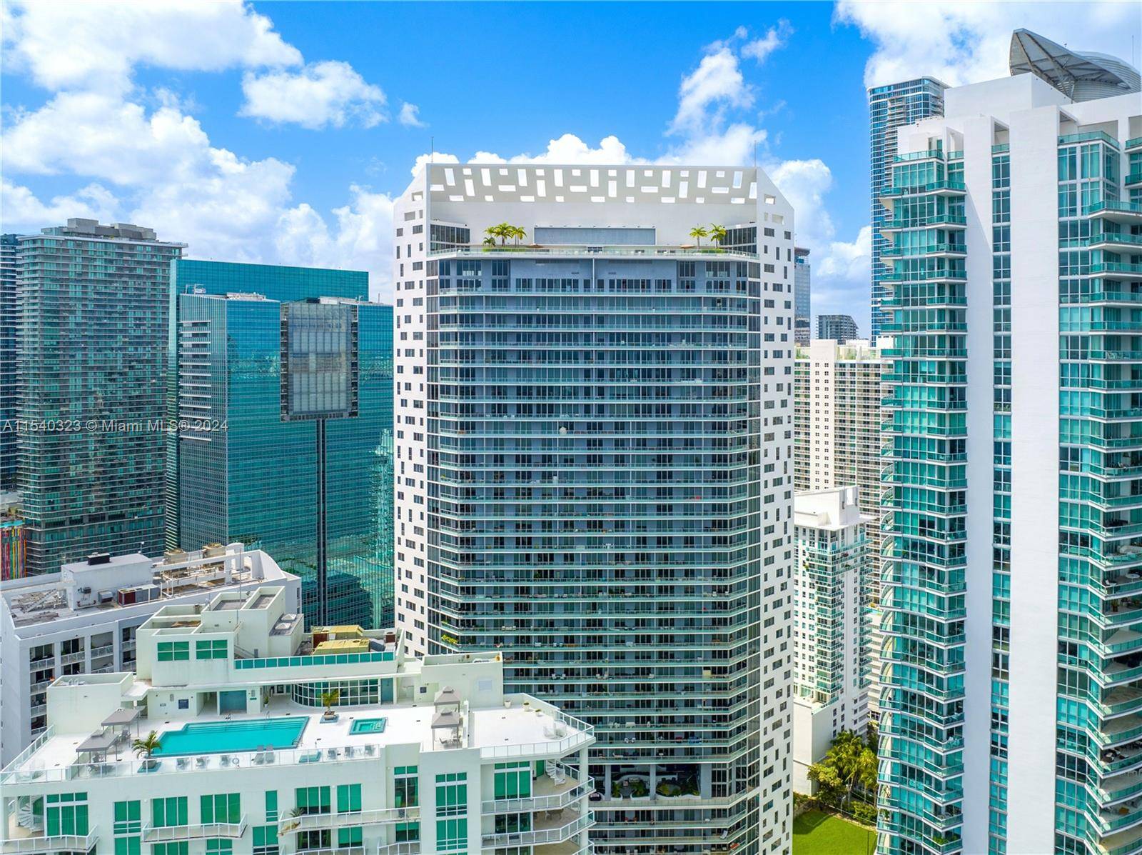 A fantastic unit at the much sought after Brickell House in Brickell.