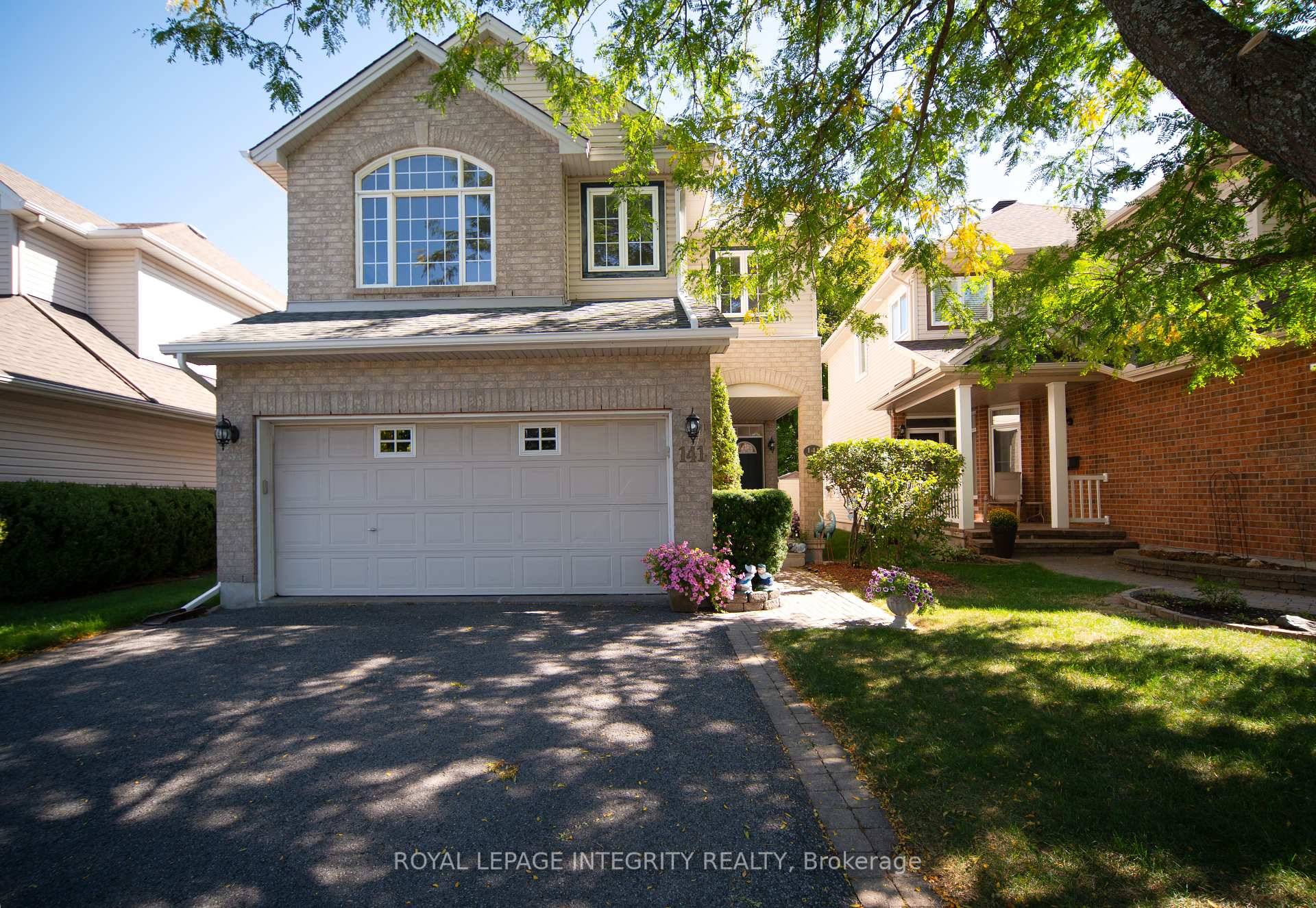 Welcome to this beautifully maintained 4 bedroom, 3 bathroom home in the desirable Bridlewood community.