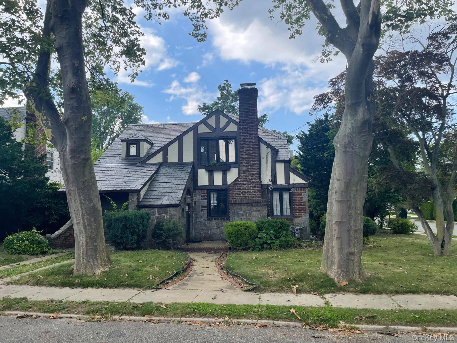 Contract Vendee listing. Calling all cash buyers, investors or anyone looking for a project with tons of potential.