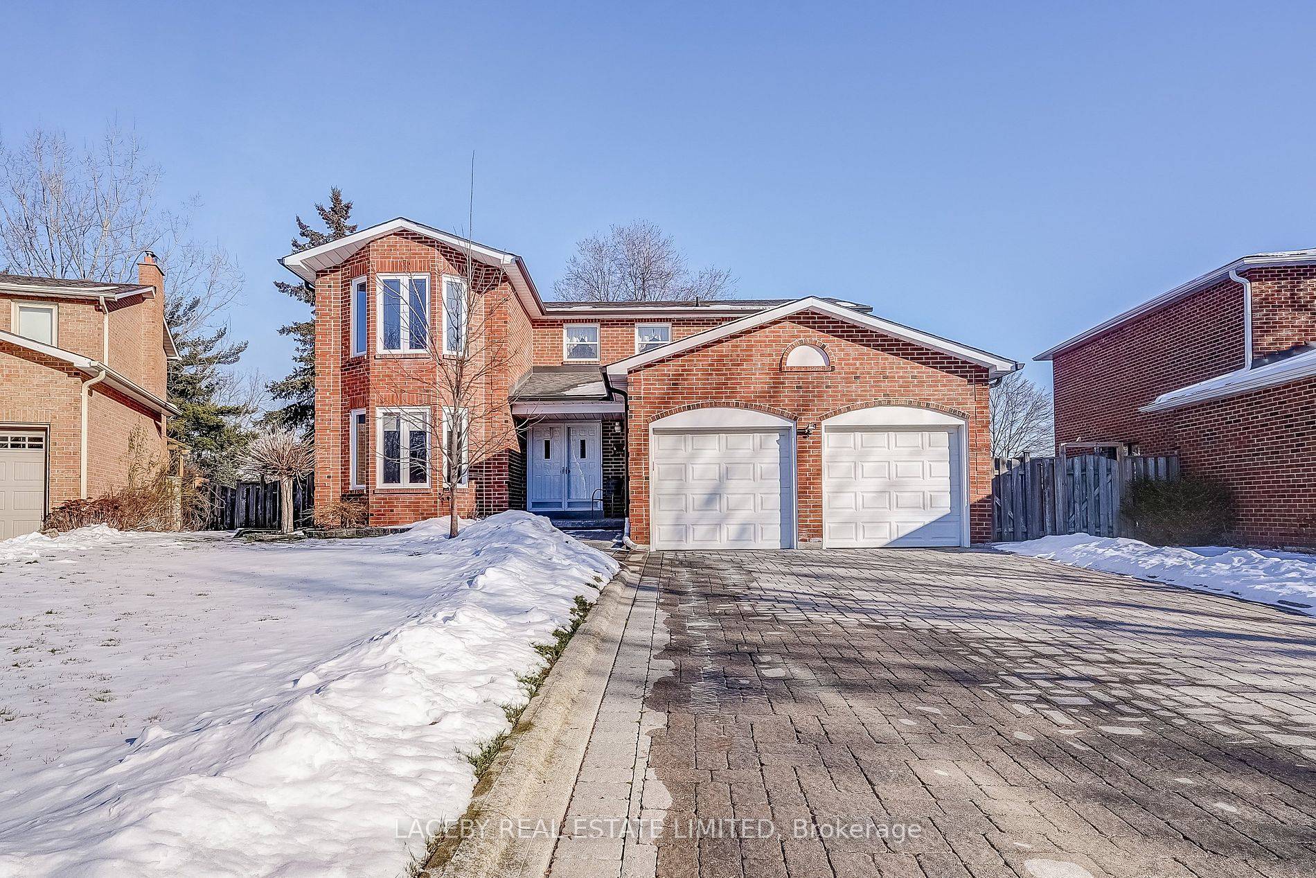 Meticulously Maintained by its original owners this spacious 4 1 bedroom home is ideally situated in the heart of Richmond Hill.