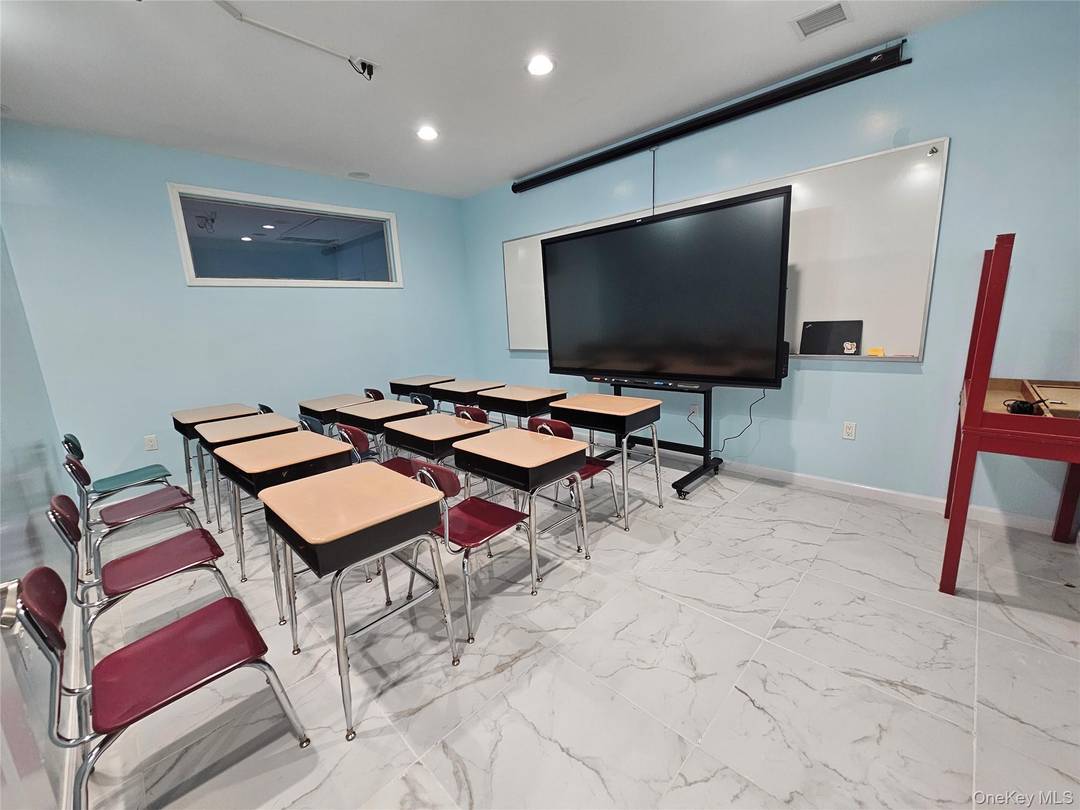 Perfect Suitable Space for Professional Business looking for Offices Space.