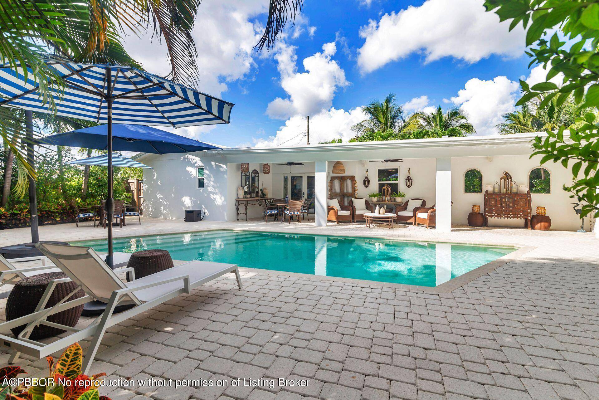 Waterfront property, private dock, with access to the chain of lakes.