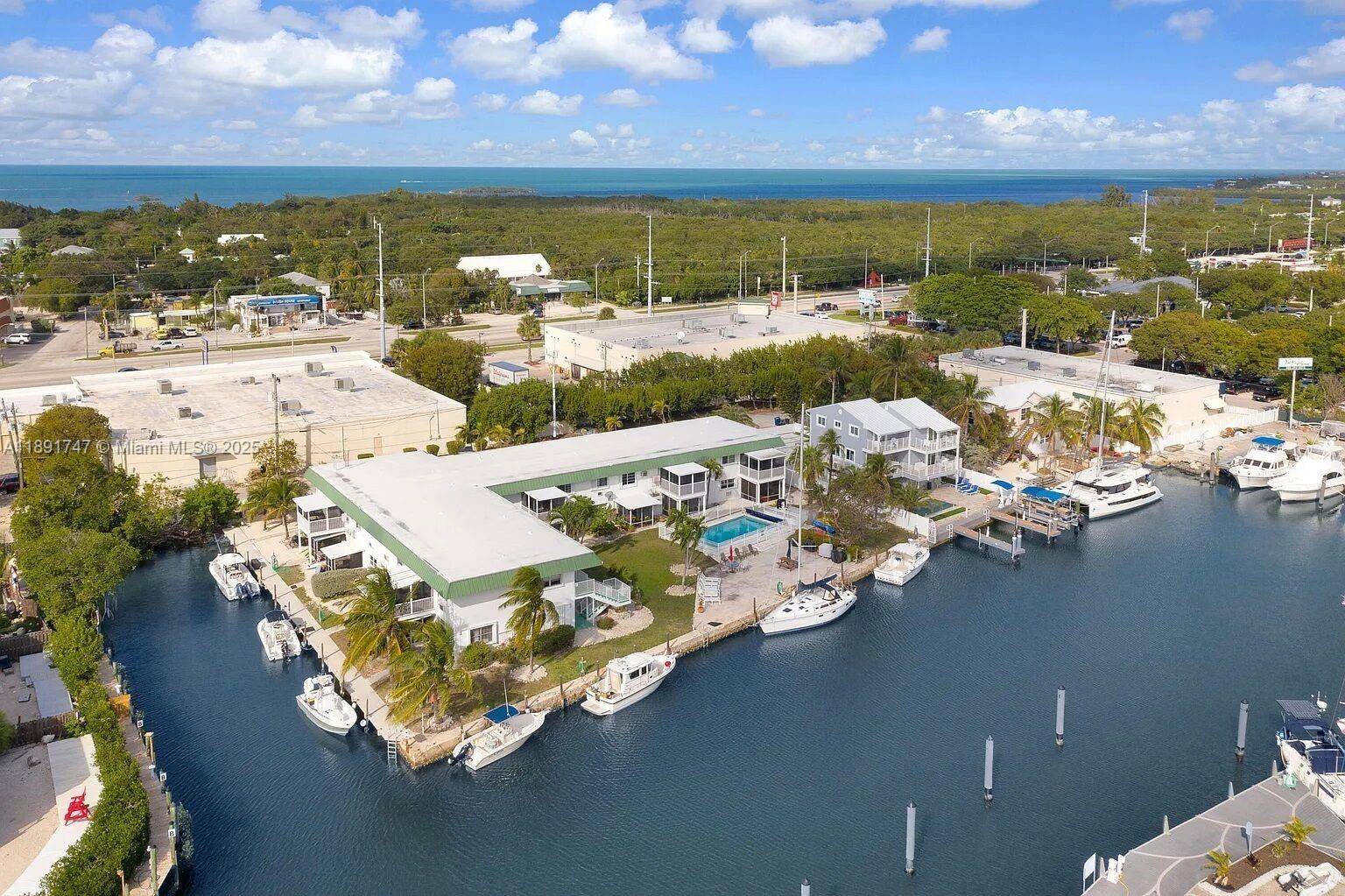 Turnkey island getaway in the heart of Marathon !