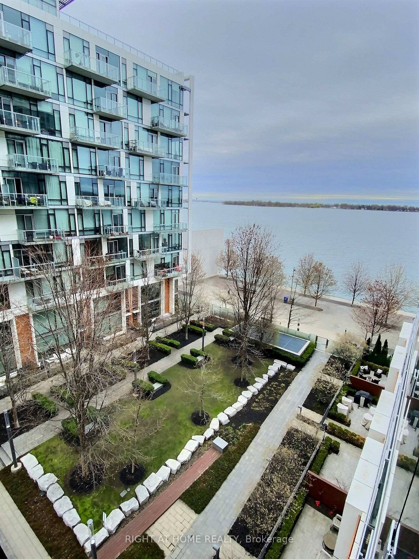 Come Experience Luxury Living at Pier 27 With Resort Style Facilities.