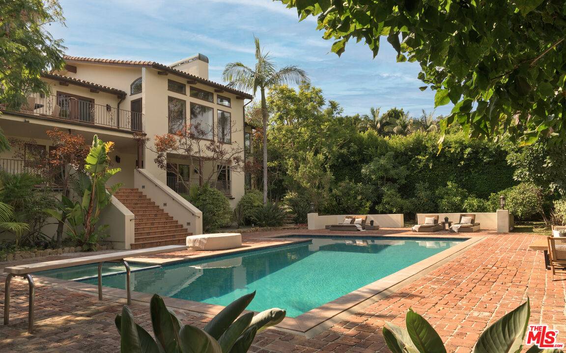 7046   Grasswood Ave 6BR Malibu La