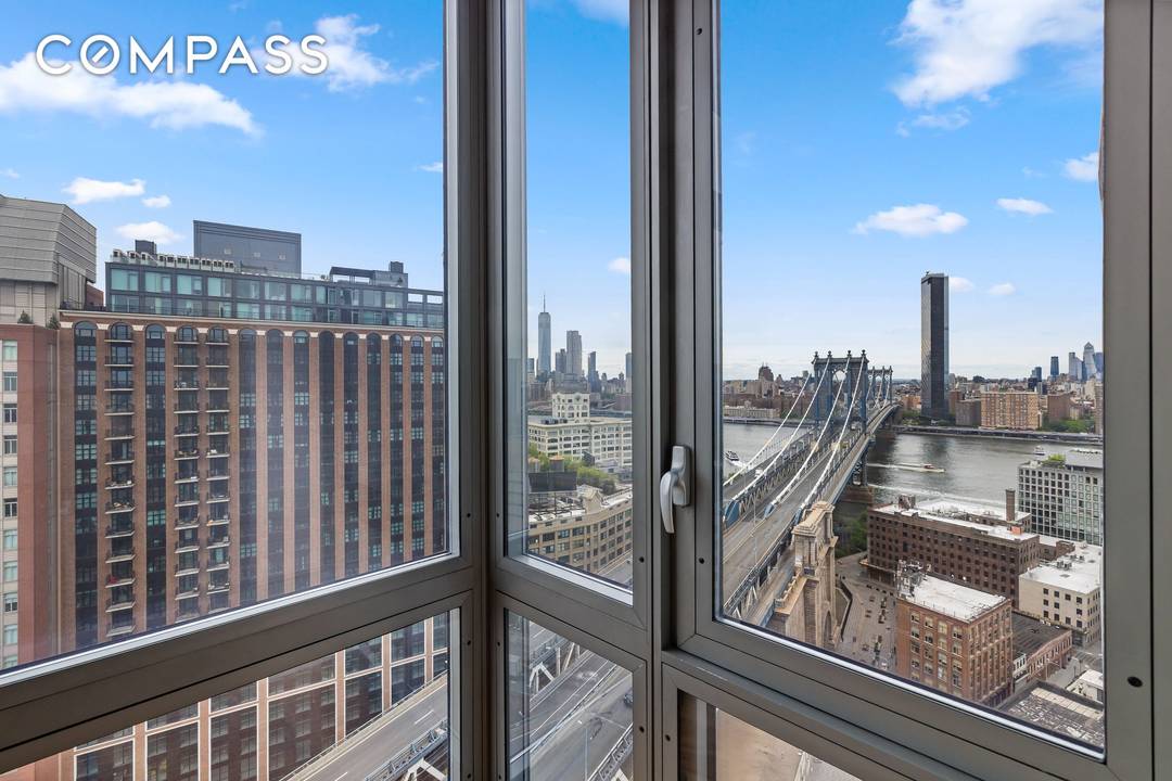 HIGH FLOOR 3 BEDROOM WITH AMAZING LIGHT AND SKYLINE VIEWS This 3 bedroom, 2.
