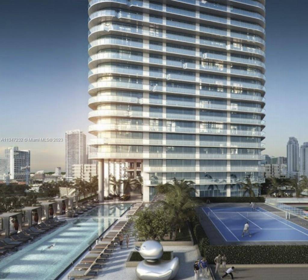 Stunning 1BR Den, 2BA condo for rent in the heart of Brickell !