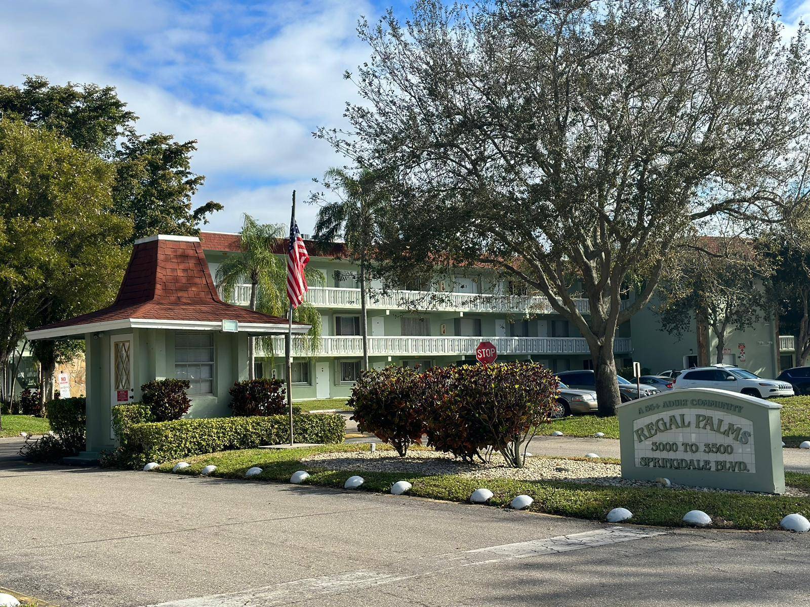Motivated seller ! Excellent first floor apartment offering great convenience right in front of the parking area.