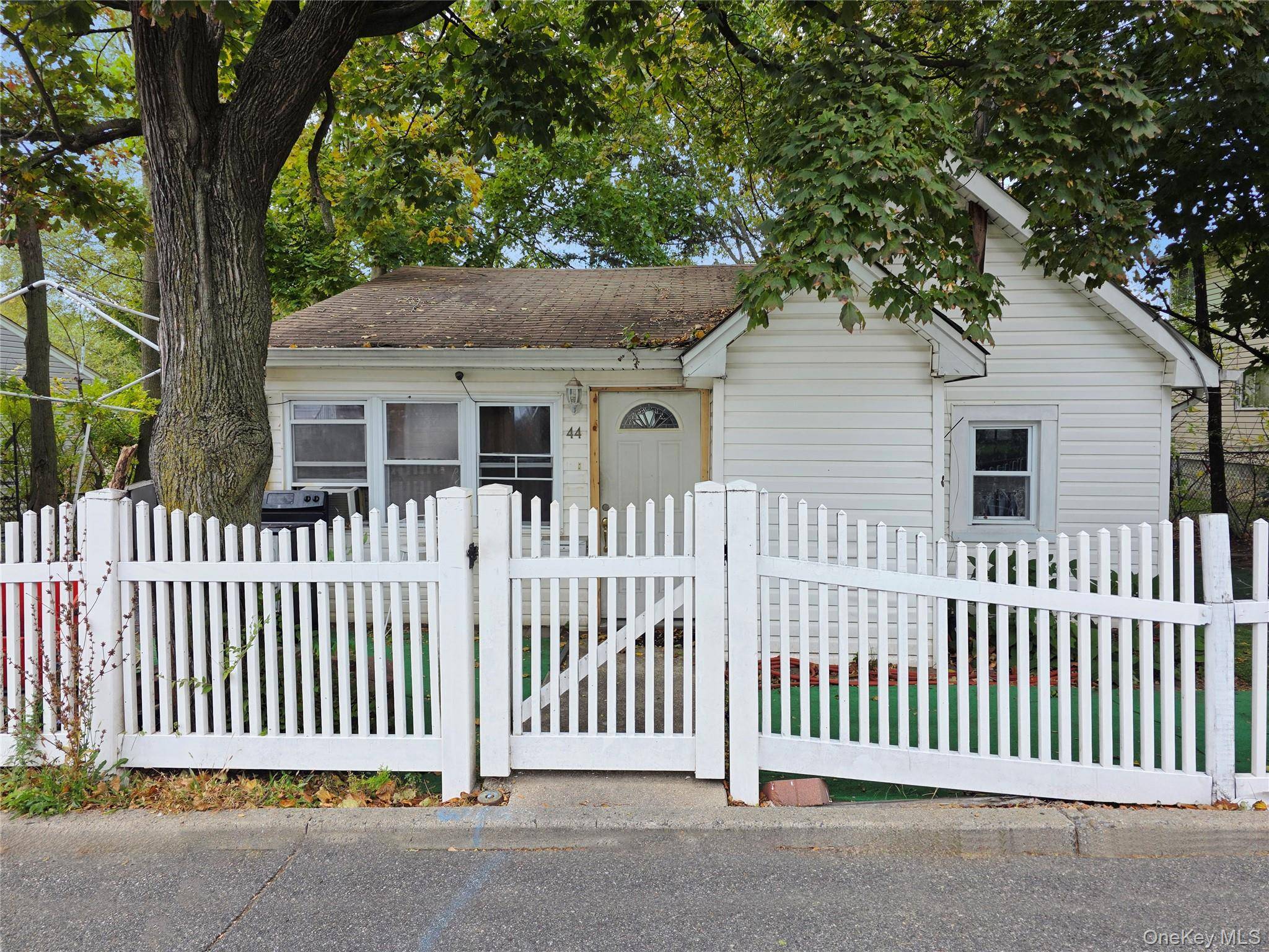 Step into the timeless charm of single story living with this delightful bungalow, perfectly designed for comfort, ease, and a fantastic indoor outdoor lifestyle.