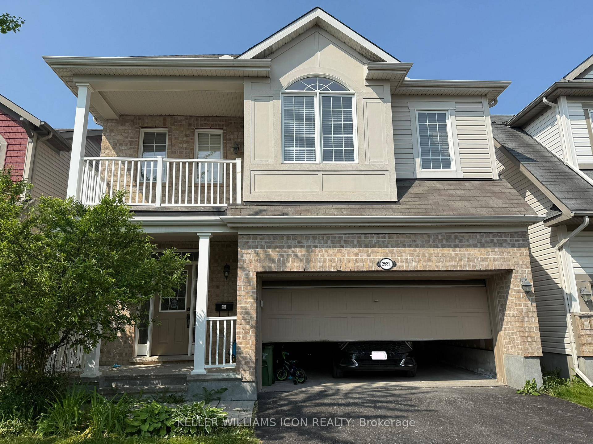 Beautifully 4 bedrooms 4 baths single family home located on a quiet street in Half Moon Bay Community.