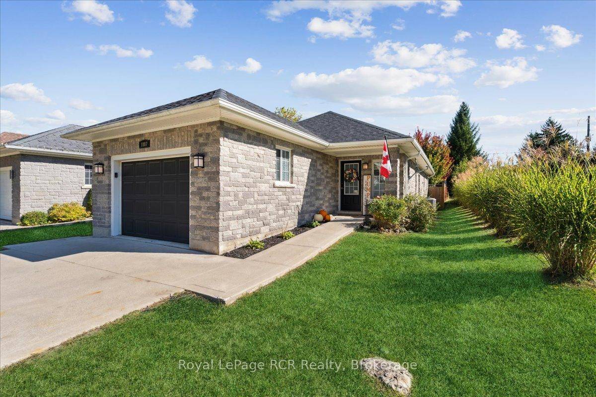 Welcome to this elegantly updated 2 1 bedroom, 2 bathroom bungalow with an attached 1 car garage, tucked away on Owen Sound's desirable west side.