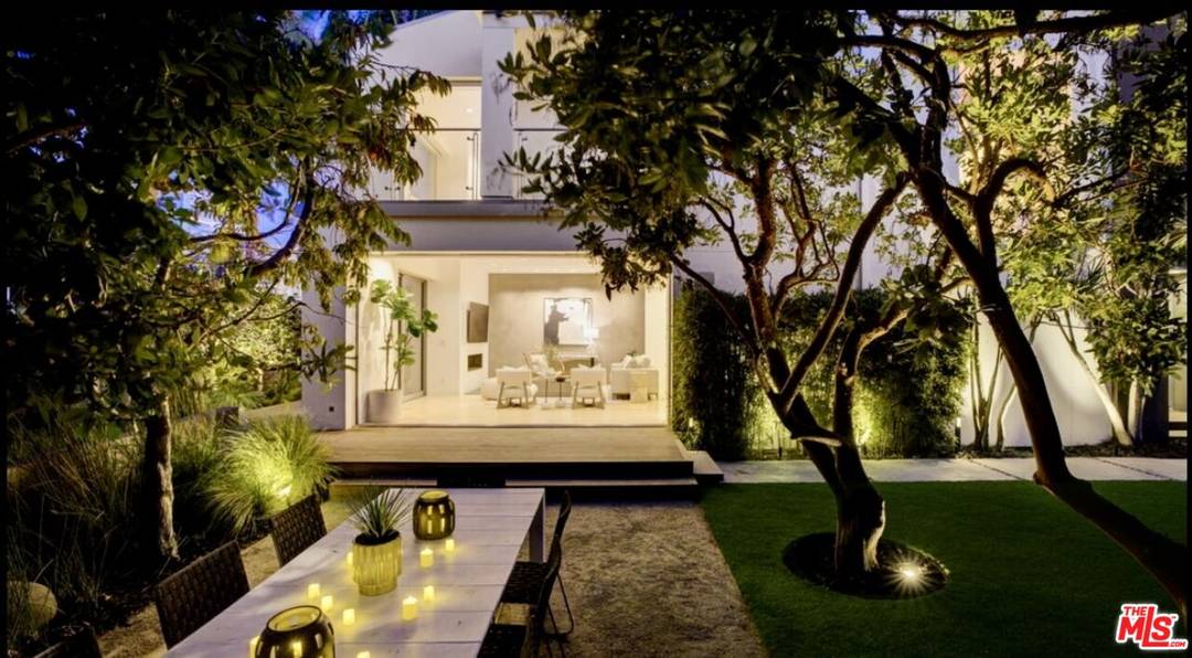 2910 & 2908  Strongs Dr 3BR Marina Del Rey La