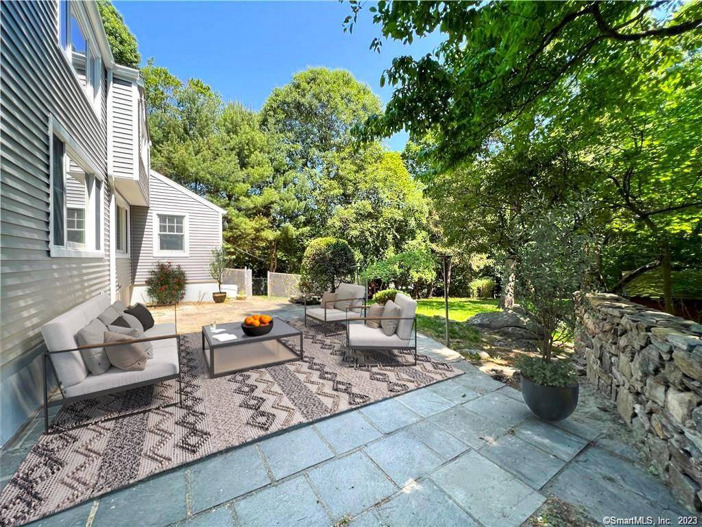 4 bedrooms 2. 5 baths Spacious, sunny and spectacular !