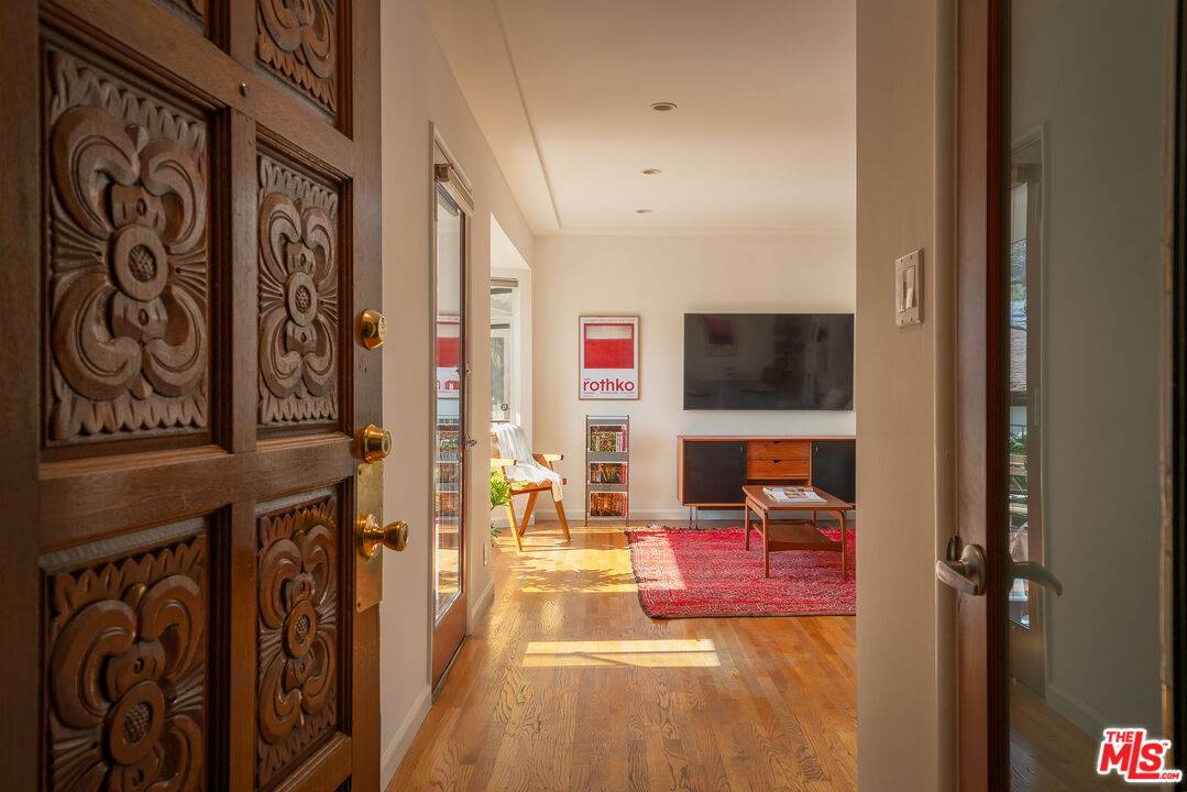 1318 N Crescent Heights Blvd 1.0 Hollywood Hills East LA